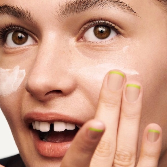 🆕 | 💚 Milk Makeup Vegan Moisturizer - Picture 4 of 10